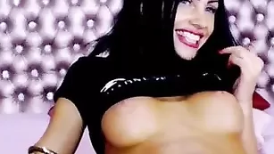 Сисястая куколка AngelinaG ласкает сочную пизду