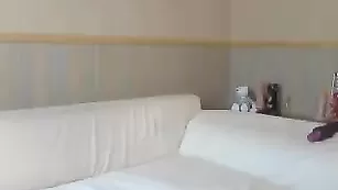 Зачетные сучки Arisha и Marisha дрочат бритые дырочки