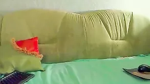 Грудастая шкура flirt69 долбит анал в привате