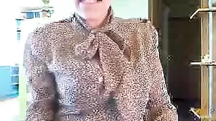 Грудастая шкура flirt69 долбит анал в привате