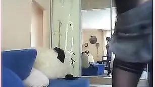 Русская мамаша отшлепала себя по попке