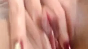 Сексуальная Hochuchechka дрочит очко секс машиной