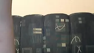 Симпатичная блондинка сосет и трахается на камеру