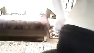 Русская малышка Jerry Kredi массирует большие дойки