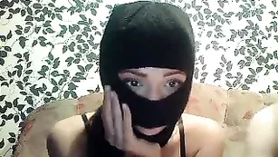 Аппетитная телка оседлала пенис паренька