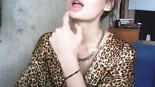 Желанная соска wetcat болтает во фри