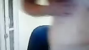 Озорная курва Roza ласкает пышные груди