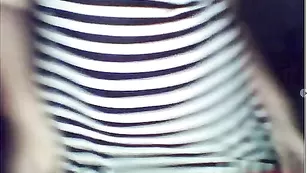 Кокетка babecoolx ласкает огромные сиськи