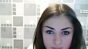 Леди Sweetdezire ласкает соски