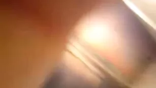 Озорная сучка alexxxela занимается глубоким фистингом