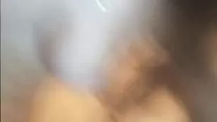 Сексапильная kamilla2play ласкает сосочки