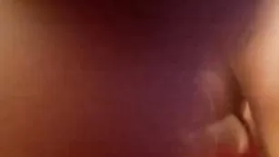 Замечательная zalubis теребит пизденку