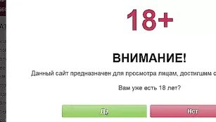 Милая женщина MirriamKiss наминает сиськи