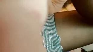 Рыжая беременная alinna трахается секс игрушкой