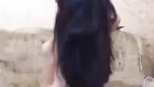 Прекрасная брюнетка xalissax кончает