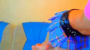 Страстная kristi777 эротично позирует во фри