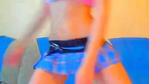 Страстная kristi777 эротично позирует во фри