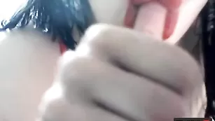 Сисястая бестия облизывает пальчик lipss