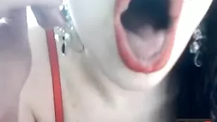 Сисястая бестия облизывает пальчик lipss