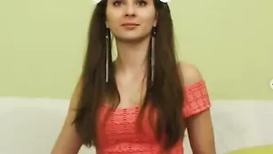 Похотливая шлюшка Grafinnya поимела анус секс игрушкой