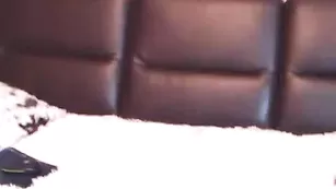 Брюнетка в чулках melyssa трахается в задницу