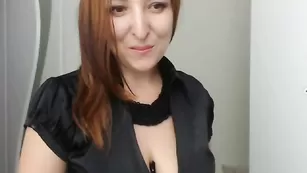 Русская девка rusiantonik показывает большие сиськи