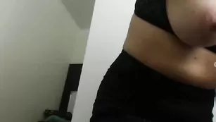 Русская девка rusiantonik показывает большие сиськи