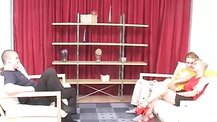 Смотреть жесткий секс с блондинкой в обе дырки
