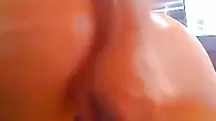 Блаженная шкура дрочит очко на рабочем месте