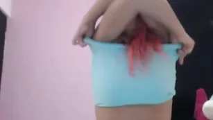 Латинская малая Pinkypie ласкает мокрую пизду