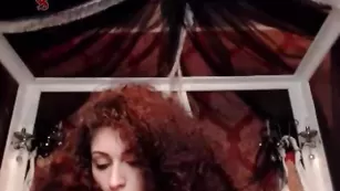 Сочная детка Letitiavixen оседлала страпон