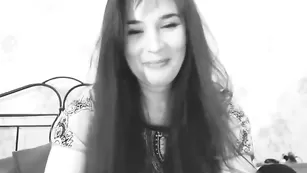 Строптивая путана Wildestrosexx танцует стриптиз