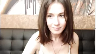 gabriella13 милая шатенка с круглыми сиськами