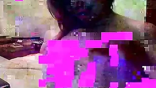 Шальная леди sexbaby трахает себя страпоном