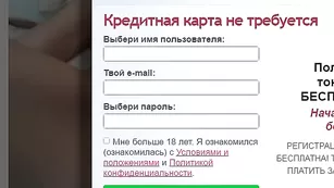 Загорелая потаскушка нежно мастурбирует пизду