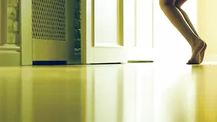 Сексуальные подружки светят упругими попками