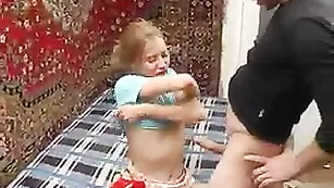 Русская студентка делает минет и трахается в пизду