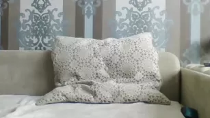 Сиськатая милая блонда Sweet-cobra показала пилотку