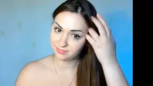 Толстая шалава annette4u ласкает бритую пизду