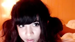 Знойная брюнетка Joanlebaptiste позирует голенькая