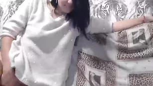 Сексуальная пассия _ReVeNGE_ смачно мастурбирует пизду