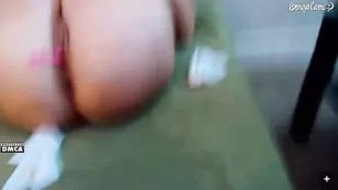 Симпатичная брюнеточка FUCK_BITONI занимается анальным трахом