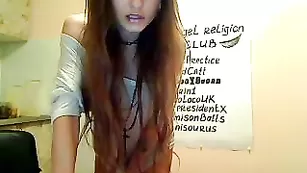 Сладкая сучка UkraineAngel показывает киску