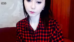 Грудастая цыпочка panda_chan  позирует перед камерой