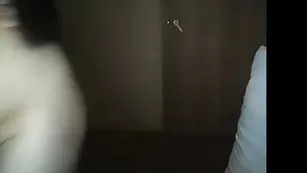 Похотливая шалава fuckingdie смачно дрочит пизду