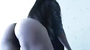 Строптивая потаскушка lady_sport демонстрирует большую попку