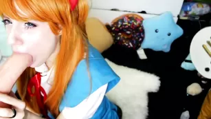 Рыжая школьница Lana_Rain трахает пизду фаллосом