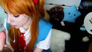 Рыжая школьница Lana_Rain трахает пизду фаллосом