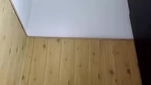 Милая девка Sexwithlelya69 облизывает пальчики ног