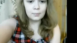 Молодая толстушка monkut наминает большие сиськи